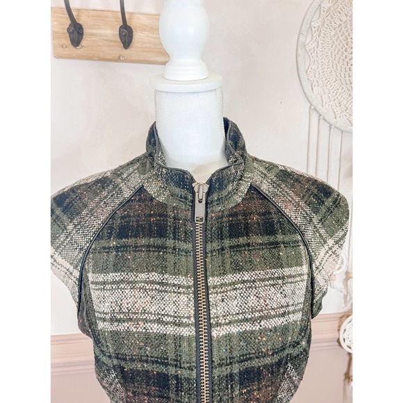 Cabi All Tied Up Plaid Wool Belted Mock Collar Vest  EUC Sz Medium - Picture 5 of 7